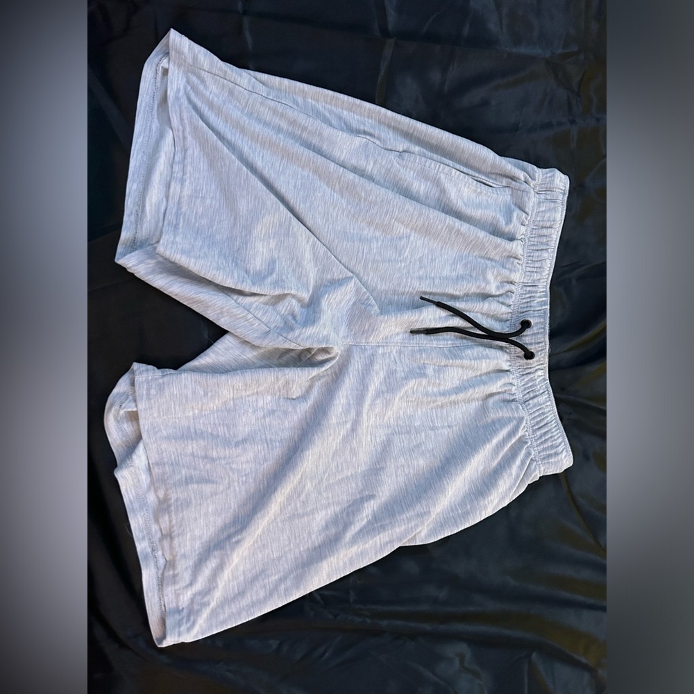 white cotton shorts from old navy
